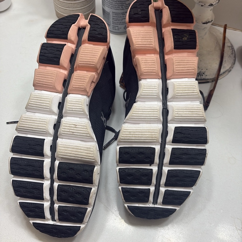 On Running Women's Athletic Shoes in Dark Gray and Light Pink - Picture 4 of 6